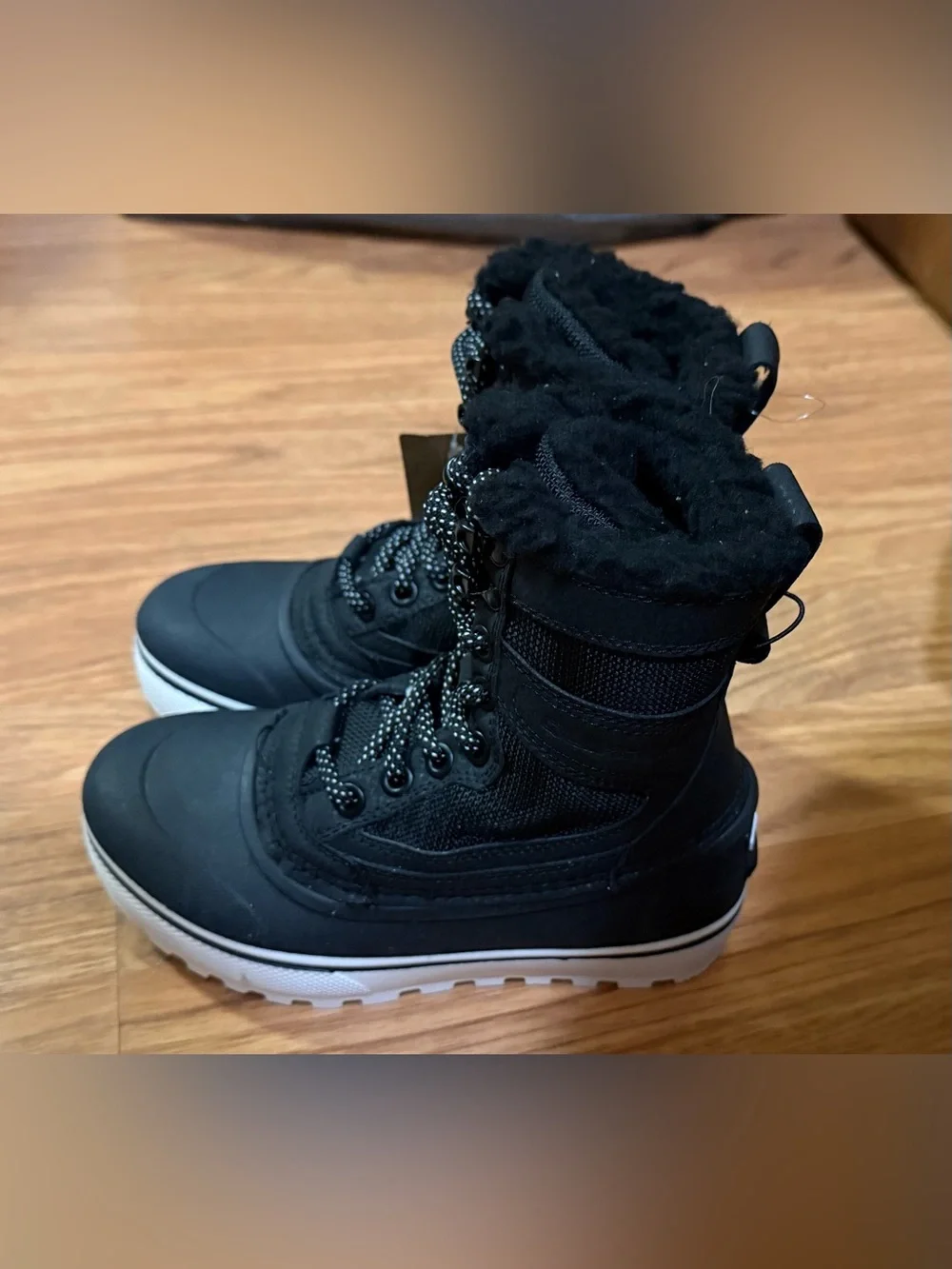 NEW Quiksilver Kids Sub Zero Hi Insulated Winter Boots - Black/White - Size 12